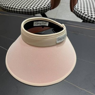 迪奥Dior2025新款空顶帽 夏天必备单品 因为真的太好搭 夏天搭配清凉夏日风情真的超级文艺范 随便一身小白裙就可以吸引大片目光