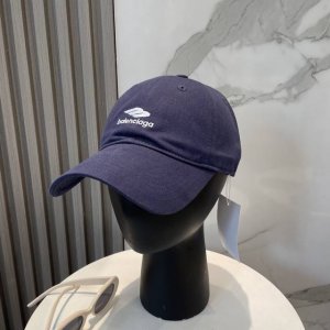 balenciaga巴黎世家新款刺绣Logo棒球帽 很酷的色系 男女佩戴都有不同Style 第一批抢先出货 巴黎粉必入款