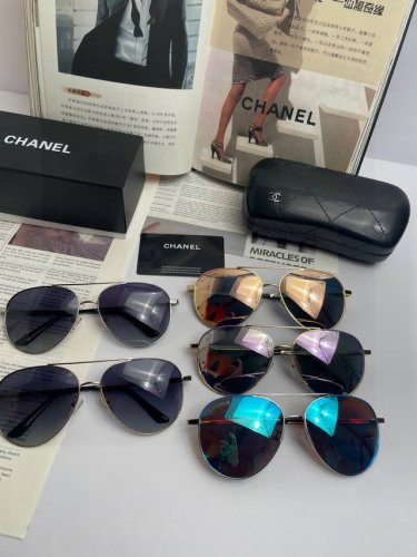 香奈儿Chanel新款到高级电镀金属框制作 复古潮流风 炫丽彩膜实物美极了 拼接设计 奢华高端款 市场上最高品质 限量版 速订 编号 9 8