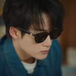 P100 Gucci 2025开春新款 潮流爆款 时尚方框偏光太阳镜 高品质 佩戴舒适 网红潮款墨镜 女士高清尼龙偏光太阳镜 高品质Tr镜框 型号：G57712