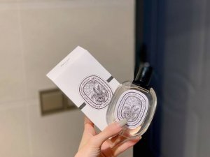 专柜品质 蒂普提克香水荔枝玫瑰 小众又超级好闻 喜欢玫瑰香调的宝们 盲入不会错 毫升