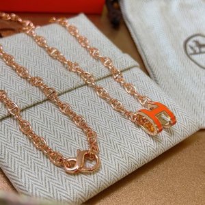 批120 爱马仕项链 新品发布 Hermes 必备款猪鼻子系列首饰 高端定制.高端链条经典搭配 新品 简单时尚专柜一致 火爆款出货穿搭轻松驾驭 设计独特 值得入