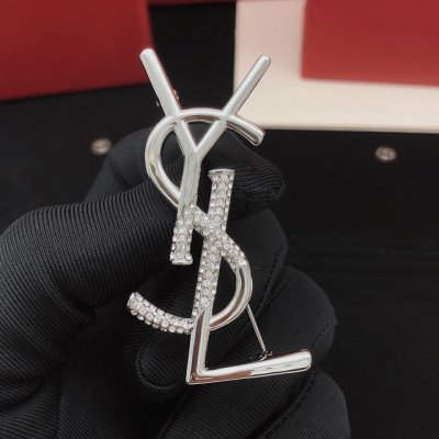 编号Yxz0027 Ysl*最新款银色镶钻胸针 一致Zp黄铜材质