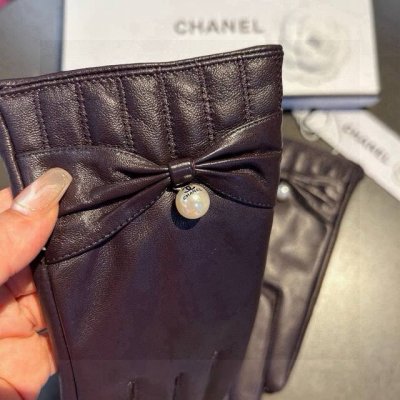 2025新款独家首发双C触屏手套 Chanel香奈儿 原单品质 官网同步女士新款高档羊皮手套女神首选 不可错过百分百选用进口羊皮 皮质细腻柔软 认准进口羊皮特有