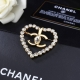 Chanel 香奈儿新款胸针 每一个细节做工非常精细 这款设计非常美轮美奂 这款真的超级美超级仙 精致小姐姐必备
