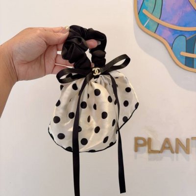 配包装 chanel 香奈儿 新款波点飘带马尾发圈 肠圈 高档韩版小香风皮筋 经典花型设计 高端大气