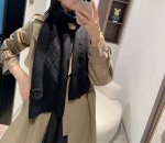 Chanel秋冬新款针织围巾羊绒针织长巾美翻了[流泪]御用殿堂级极品新款在售 进口纯羊绒针织毛线美丽至极 真的 上身极为衬肤色 百搭 好看不好看自己看吧 围巾尺