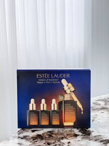 打起出货 雅诗兰黛小棕瓶特润精华3+1套装新版！内含：50Ml+15Ml*3。