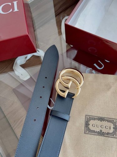 gucci 表面头层小牛皮 宽度4.0Cm 专柜新版Logo横标，原版进口南非皮底，精品双G铜扣 高端品质，不惧对比。顶级