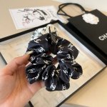 chanel香奈儿发圈，绸缎面料，黑白两色
