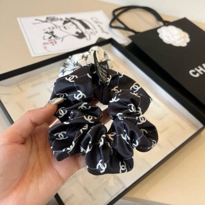 chanel香奈儿发圈，绸缎面料，黑白两色