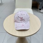 p70路易威登棒球帽 Louisvuitton新款Lv棒球帽，重工打造高端大气，百搭款男女通用！跑量！