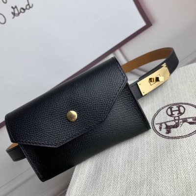 特 HermèS爱马仕 Kelly凯莉系列 皮带腰包 包包跟皮带均采用原版进口头层牛皮及优质纯钢五金，边缘精致压线，高端大气。黑色手掌纹＋土黄色平纹底，皮带带身