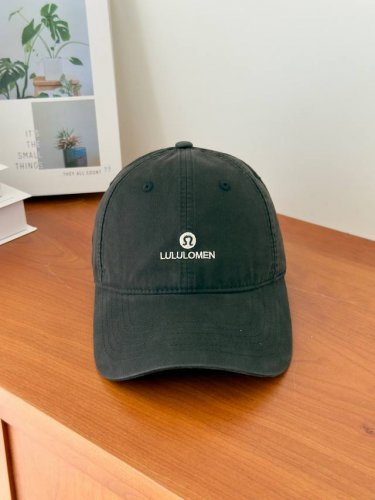 跑量 Lululemon～新款棒球帽 独特设计，是潮流穿搭必不可少的单品！