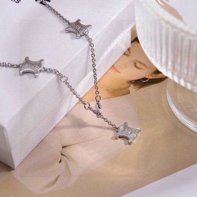 p70 Celine 新款项链 Preclous新品 简单时尚项链专柜一致黄铜材质电镀18K金 火爆款出货 设计独特 前卫 美女必备款！