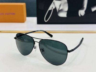 p190 路易家 Z1319 Size：61口13-145 充满活力的 展现独特个性展现大气的你 Q高品质