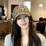 lv路易威登豹纹鸭舌帽女士夏季2025新款破洞帽子复古大头国显脸小防晒棒球帽
