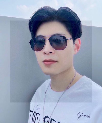 古奇Gucci 蜜蜂原单男士女士同款偏光太阳镜；金属合金镜框，双G蜜蜂Logo镜腿。看细节就知道大师手工制作设计，做工精致，高端大气，适合男女旅游出行。编号：8