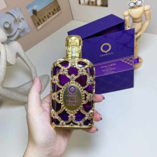 高品质 东方天鹅绒黄金浓香水80Ml Orientica Velvet Gold, 品牌：东方 香调：花香调 前调：粉红胡椒 焦糖 紫罗兰 香柠檬 中调：广藿香