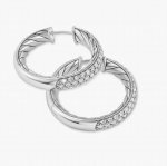 上新。David Yurman 银色半满钻耳钉 尺寸25.4X4.8Mm 编号Dyeh-078