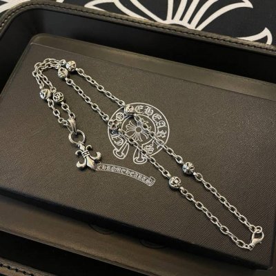 新款 专柜品质 Chrome Hearts克罗心 经典复古多元素麻花项链 十字架心形吊坠 凹凸造型不同的花纹设计风格 呈现出与众不同 十字架 童军花是克罗心的志