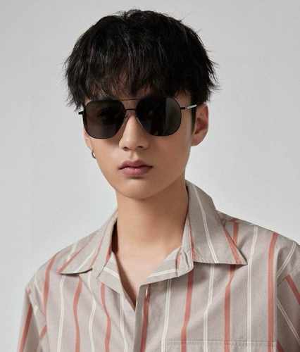 Gucci 男款炫彩飞行员偏光太阳镜 材质：高清尼龙加厚卡槽高清偏光镜片 无边框镜架颜型号：G3227