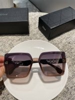 Dior Tr偏光系列 2025新款偏光太阳镜 款式多 。 经典的方框设计，不挑脸型，无论搭配大衣还是连衣裙都非常显气质 偏光镜片预防紫外线配6108