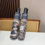 爱马仕 Herm S 新款 极品H家三折自动伞重磅呈现 以其精湛的工艺技术和源源不断的想像力 新涂层技术伞布 带来令人惊喜的遮光效果 让防晒及隔热性能更优保障