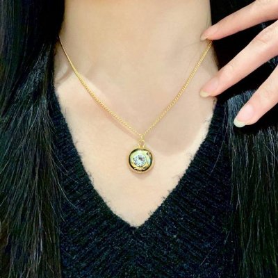 chanel香奈儿 中古 项链小香家的款式真心无需多介绍每一款都超好看，精致大方，非常显气质.