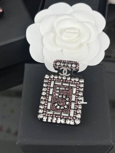 编号987 chanel 方钻拼接 香水瓶 树脂胸针