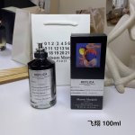 专柜品质 飞翔Flying,2016 马丁马吉拉香水黑瓶100Ml 香调 柑橘馥奇香调 前调 香柠檬苦橙叶橙花 中调 杏花依兰橙花油 后调 麝香橡木苔臭氧 属性