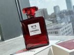 110原单品质 Chanel No 5 Eau De Parfum Red Edition香奈儿5号圣限量版 这瓶全新香水挑选了一个简洁的瓶身，饰以白色标签与钻