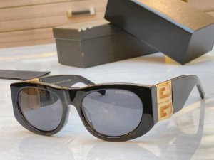 Givench* 纪梵*希新款太阳镜 Model Gv40028I Size 56口18-127