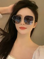 尼龙偏光系列 Gucci太阳镜墨圆框设计 不挑脸型 无论搭配大衣还是连衣裙都非常显气质尼龙偏光镜片预防紫外线 型号 G2322