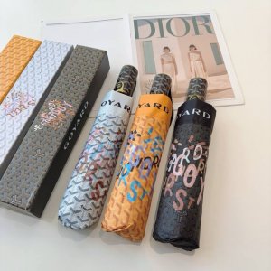 Goyard戈雅 三折自动折叠伞 热卖款 时尚指数爆表 不论晴天雨天使用都相得益彰 拥有它感受风从身体经过的感觉 留下沁人的芬芳 时尚达人必备哦 原单代工级品质