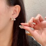 chanel香奈儿 中古 耳钉小香家的款式真心无需多介绍每一款都超好看，精致大方，非常显气质.