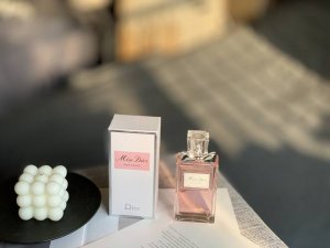 专柜品质 女士新香水迪奥 Dior Miss Dior Rose N Roses香水Miss Dior Rose N Roses100Ml是一款将要加Miss