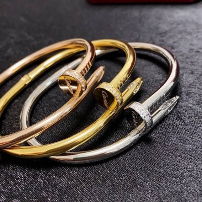 cartier 卡地亚官网最新发布 高品质厚实火爆微镶钻钉子手镯进口精工保色18K白金高端定制顶级工艺 专柜Logo刻字清晰 360度无死角！全新设计 更显精致