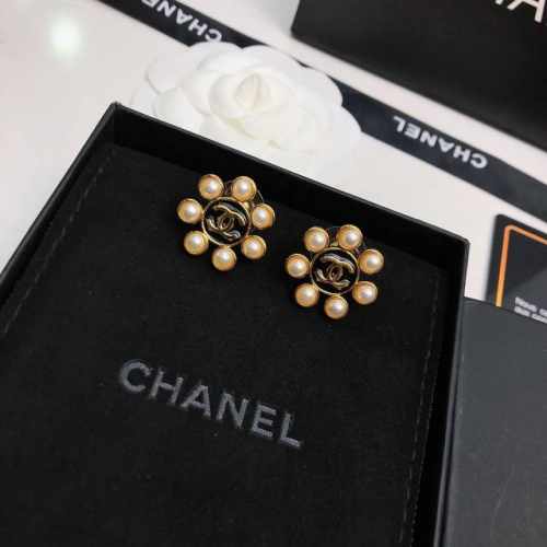 Chanel香奈儿耳钉 热销款 市面最高版本专柜1:1款式开模 925纯银针 专柜原版同黄铜材质！小香经典Logo镶钻香奈儿耳吊 女神必备 超级显脸瘦耳钉