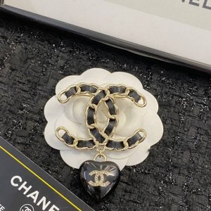 编码A3074 小香胸针热销款火爆上新 同步专柜独家高端品质实拍图代购级别做工精致细腻重工版本超级仙女唯美的一款做工超级细心无漏洞媲美Zp买到就是赚到