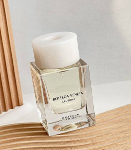 专柜品质 bv Illusione 简约到极致就很美 Bottega Veneta葆蝶家幻境之昱女土香氛香水的外观精致简约大气 极简的白色调 香氛内呈现明丽象牙