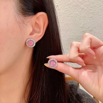 Chanel香奈儿 中古 双C耳钉原版复刻Logo 小香家的款式真心无需多介绍每一款都超好看 精致大方 非常显气质.