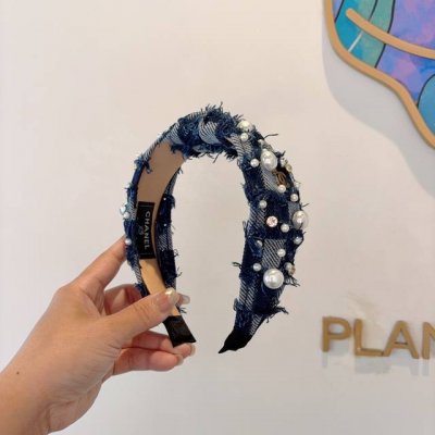 配包装 chanel 香奈儿 新款精美珍珠宽边发箍 复古网红爆款头箍 搭配高端材质 超精致 时尚高级感百搭款