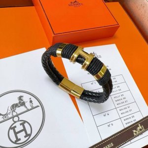 新品发售 爱马仕手绳手环最新款纯手工头层牛皮材质档次更高明星同款H系列系列经典款系列手链手绳 细节对版做旧处理 非市面亮面版型 这款一直在出 爱马仕里面热卖款