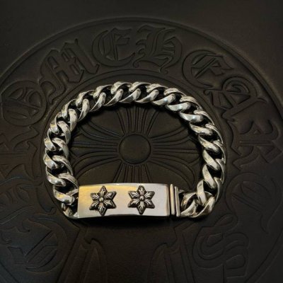 专柜品质Chrome Hearts克罗心 经典复古麻花光面六星芒手链，凹凸造型不同的花纹设计风格 呈现出与众不同 十字架 童军花是克罗心的志 所以更经久不衰 正