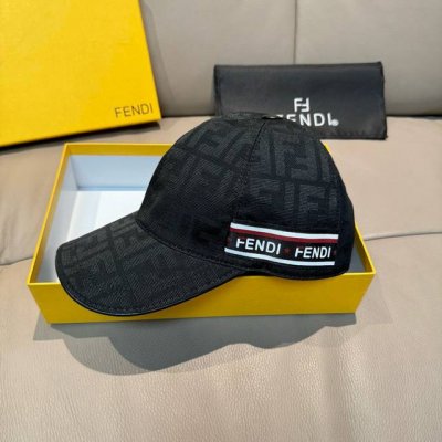 批80 配盒子布袋，Fendi（芬迪）新款原单棒球帽， 双F提花，专柜常年热卖款，口碑极佳，1:1开模订制，原版提花帆布料+头层牛皮，轻盈透气！质量超赞，基础头