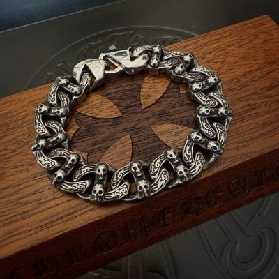 新款 专柜品质 Chrome Hearts克罗心骷髅头手链，快手 Ins 小红书热门，凹凸造型不同的花纹设计风格呈现出与众不同 十字架童军花是克罗心的标志 所以