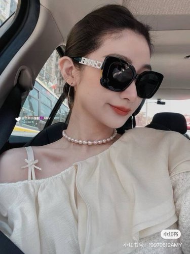 Chanel香奈儿太阳墨镜太阳镜就地封神，真的太太好看了，带上去就是妥妥的名媛出街，性价比超高