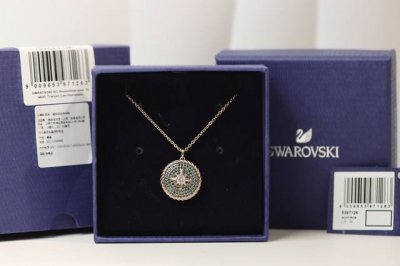 速抢年末惊喜特价 Swarovski 黑钻星星宝盒 锁骨项链 高品质！配如图全套包装！全国！ 均自家实图拍摄，活动产品数量有限，售完即止！