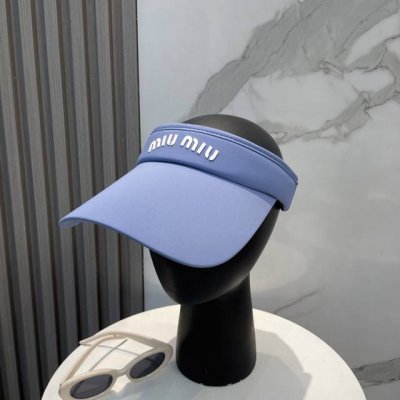miumiu缪缪 夏日冰丝空顶帽 空顶防晒帽不耽误扎马尾~ 冰丝面料实用又好看！ 大帽檐的设计能有效的阻隔紫外线 多色可选